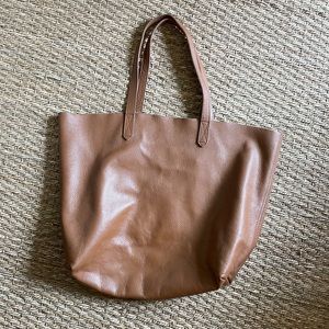 Cuyana Original Classic Leather Tote Caramel